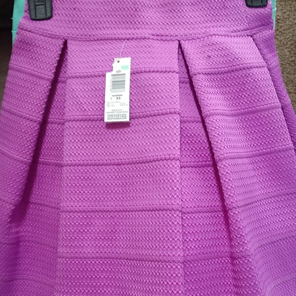 Woman's Skater Skirt NWT - Picture 2 of 7